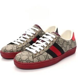 Gucci "New Ace" low-top sneaker in GG supreme canvas